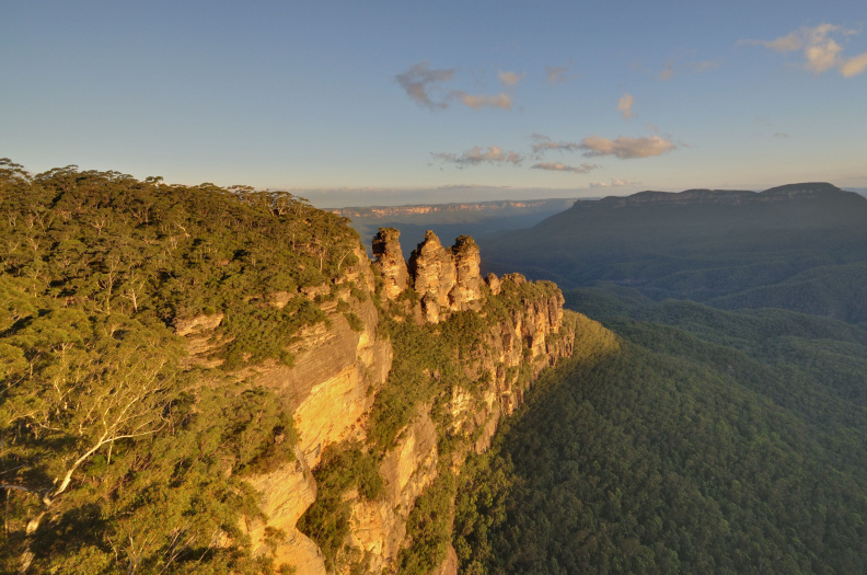 The "Three Sisters" at sunset. Blue Mountains National Park, New South Wales. (Exposure blending)