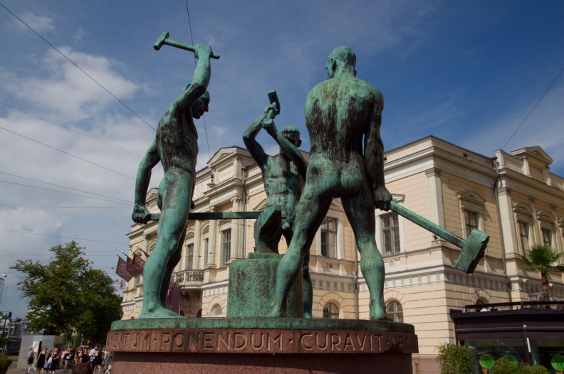 A NSFW statue in central Helsinki