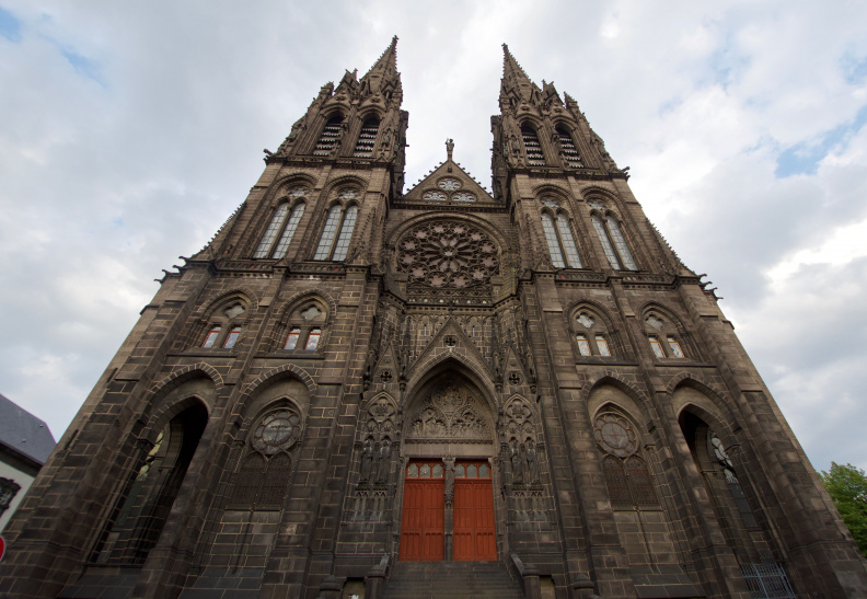 Clermont-Ferrand's cathedral is unusual in that it's made of black volcanic rock