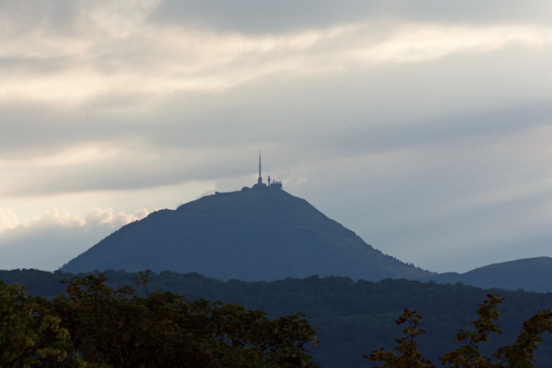 Clermont-Ferrand is dominated by this 4,800' extinct volcanic cone - 'Puy de Dôme'
