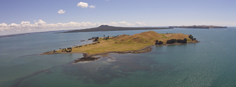 Hauraki Gulf Islands, Auckland - foreground Brown's Island; background: Rangitoto and Motutapu
