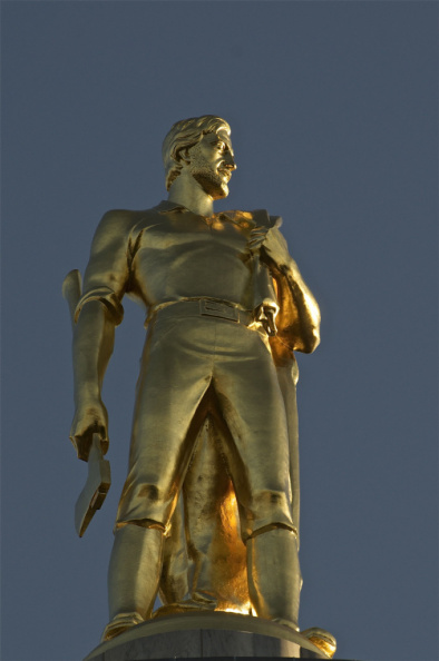 Statue atop the Oregon State Capitol building, Salem, OR