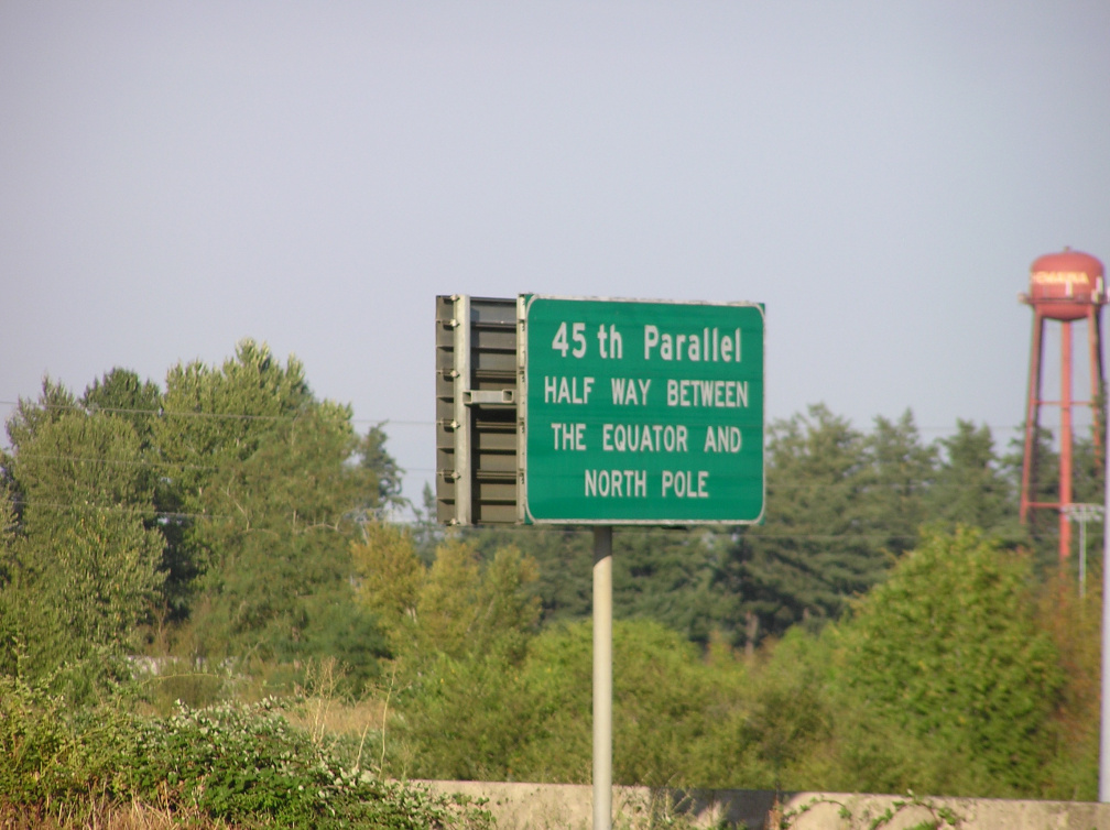 Freeway sign (near the [45,-123] degree confluence point, near Salem, OR)