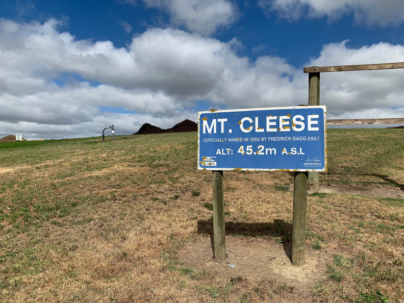"Mount Cleese", Palmerston North landfill